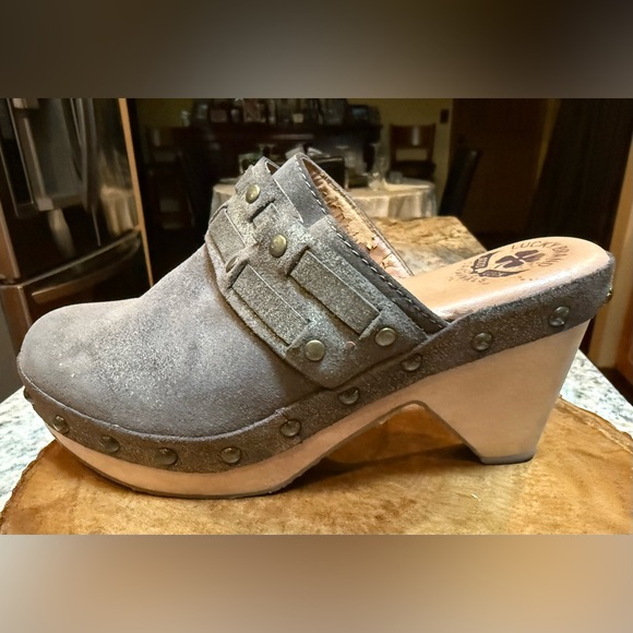 Lucky Brand Shoes - Lucky Brand Dark Gray Suede Clogs. Size 7. Perfect for a Boho look